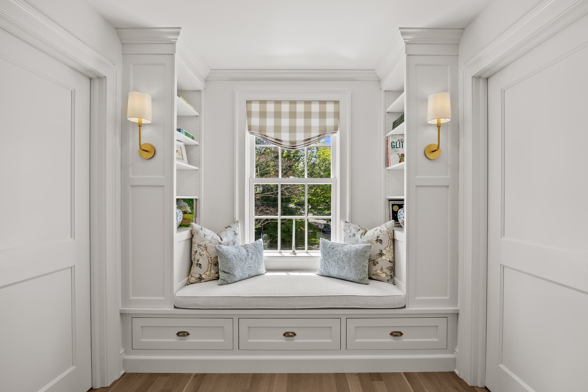 Window seat and reading nook