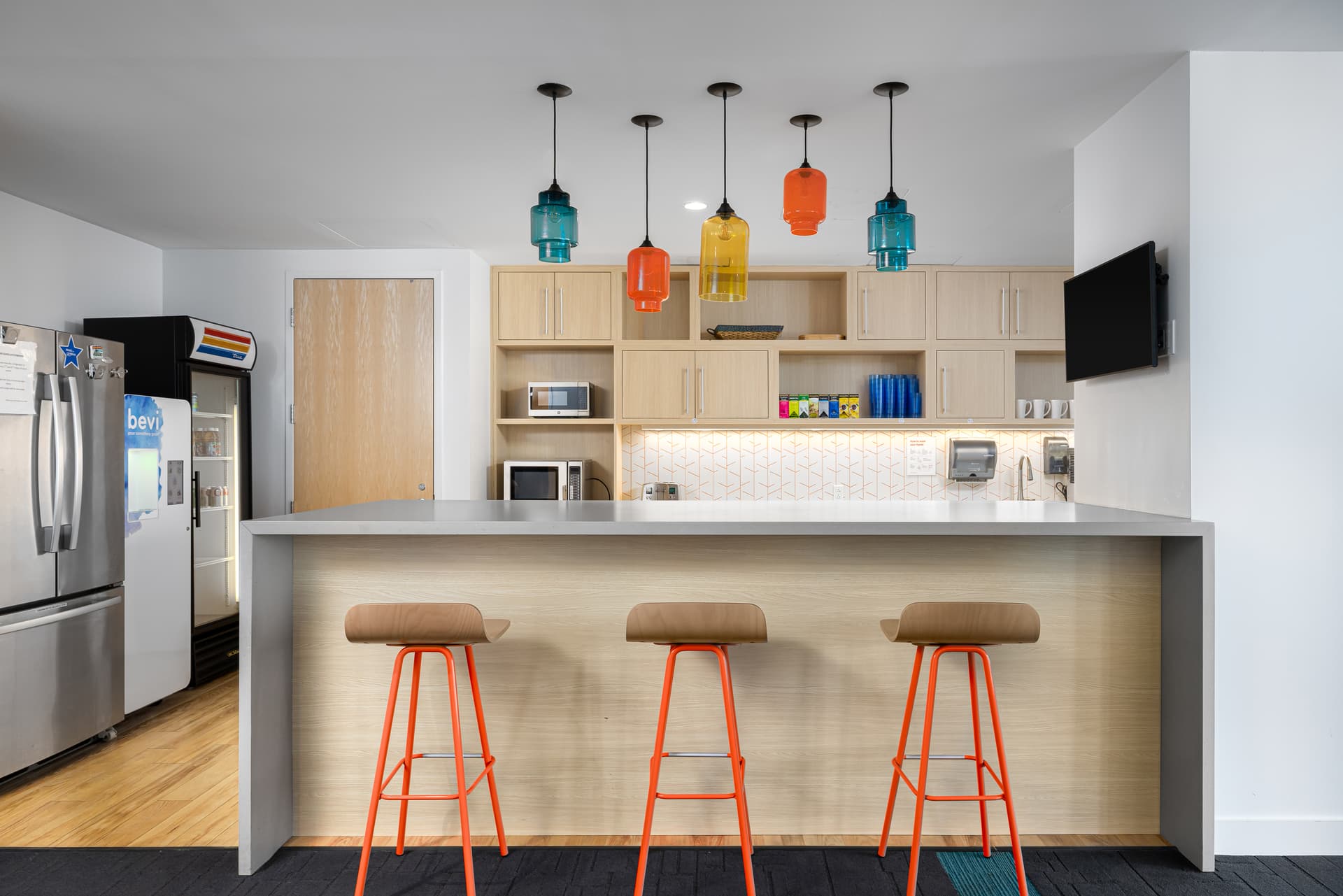 Amenity kitchen with pendant lighting